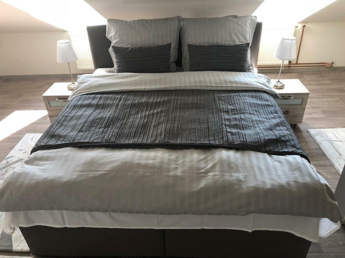 Ferienwohnung Lili Apartman Mariánské Lázně Exterior foto