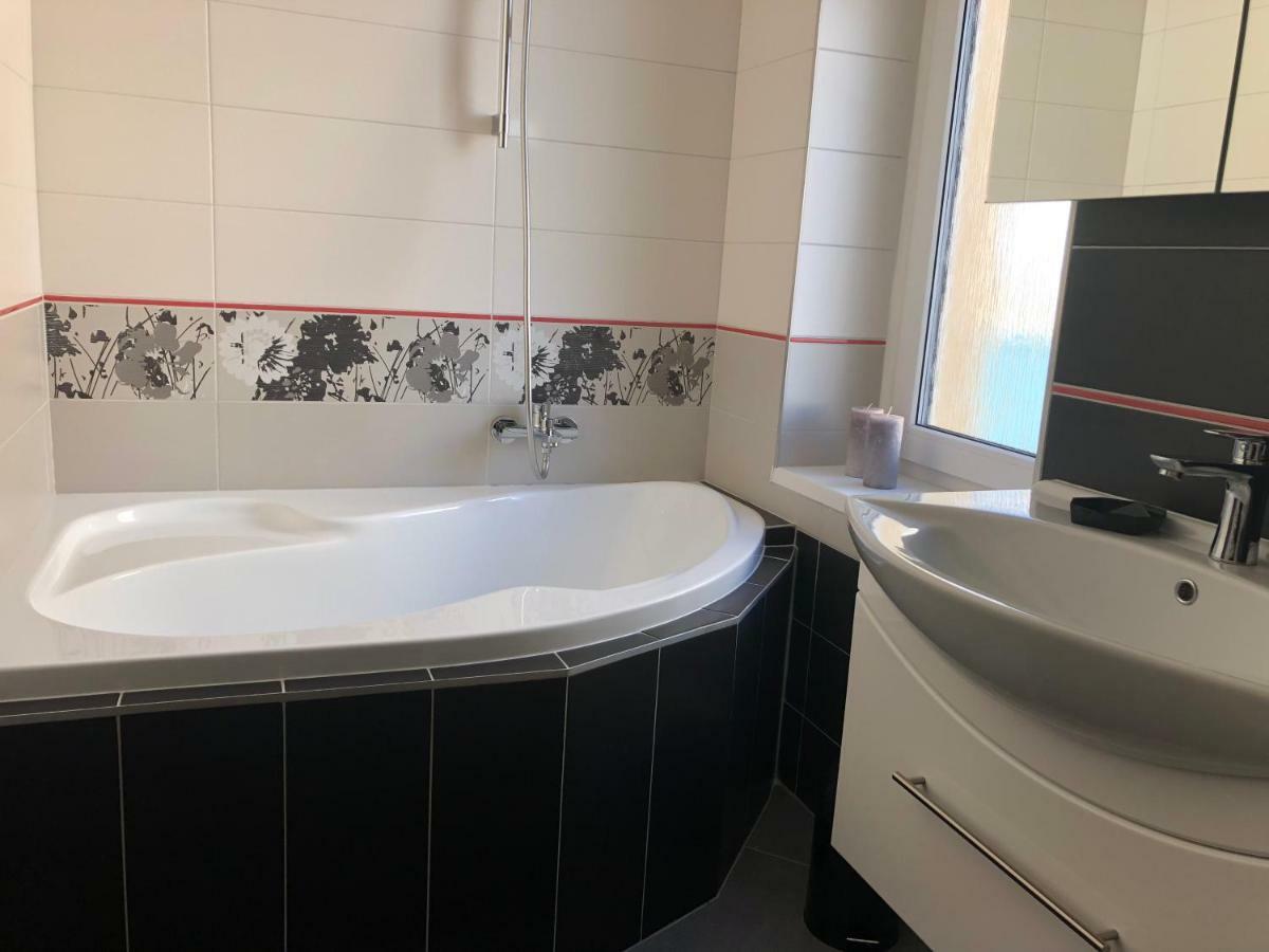 Ferienwohnung Lili Apartman Mariánské Lázně Exterior foto